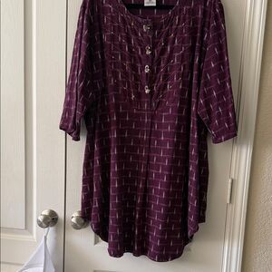Chic Burgundy Tunic Top with Button Accents